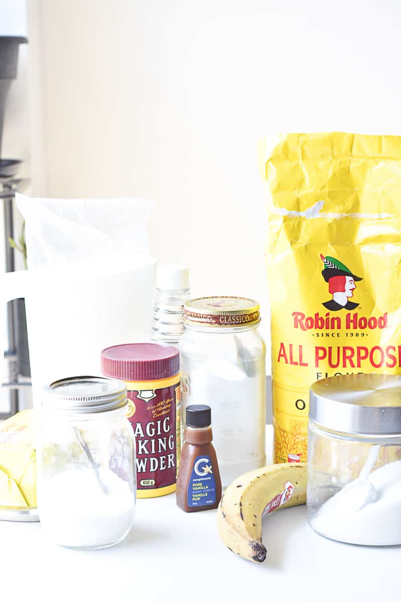 Ingredients required to make eggless banana bread.