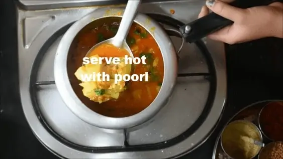 Aloo kurma(potato korma) recipe stepwise + video - Priya's Curry Nation