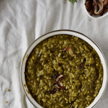 easy palak khichadi recipe #priyascurrynation #onepotmeal