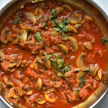 Mushroom masala recipe, how to make mushroom masala curry -priyascurrynation.com