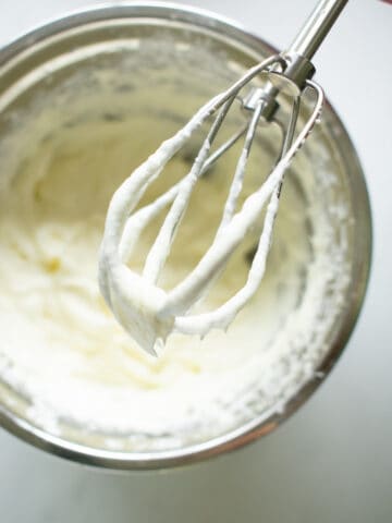 perfect whipped cream frosting - priyascurrynation.com