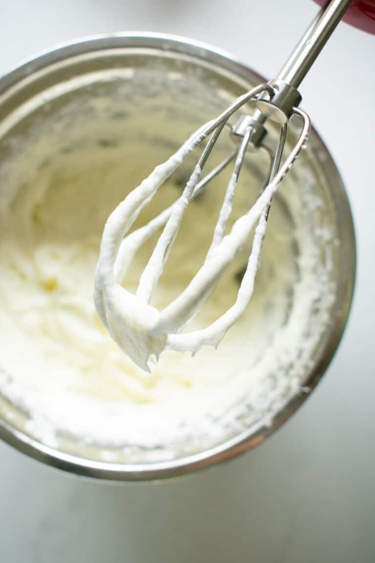 perfect whipped cream frosting - priyascurrynation.com