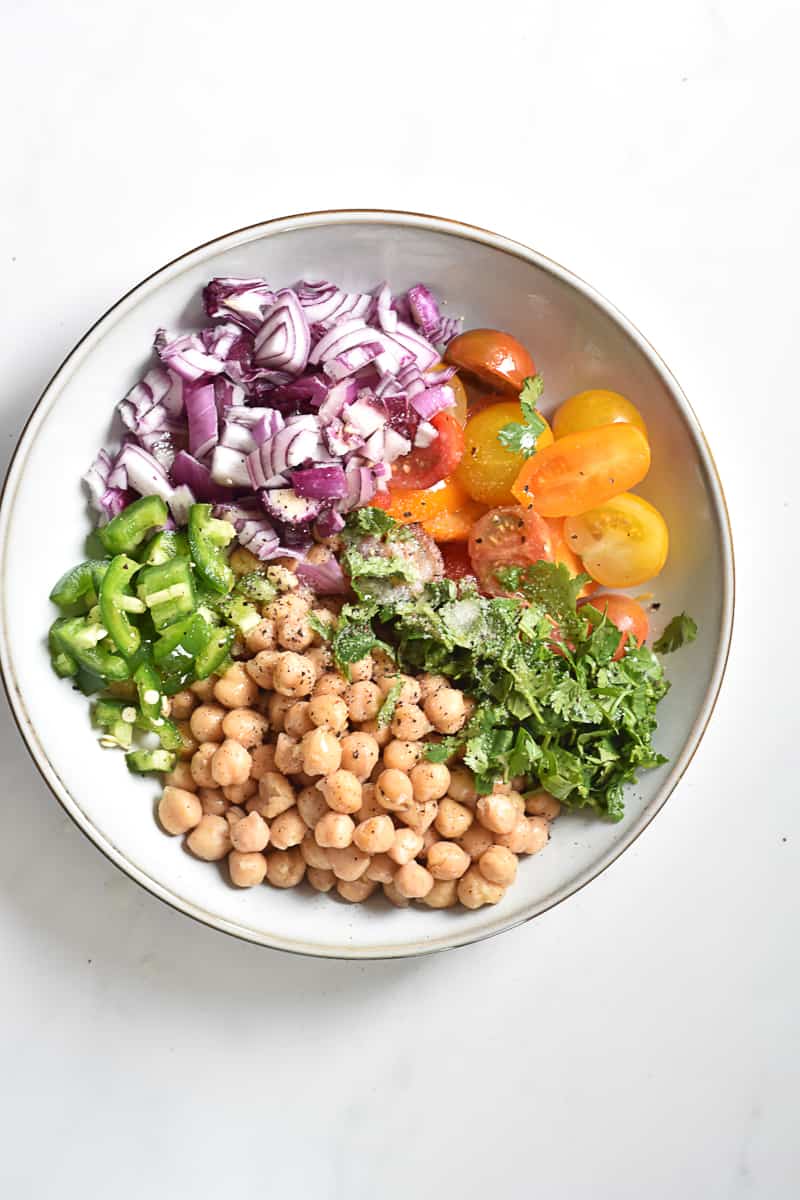 Mix everything and enjoy chickpea summer salad